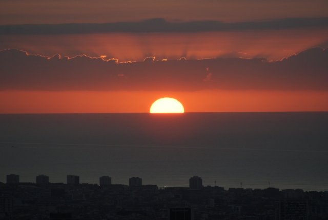 Amanecer en la ciudad.JPG